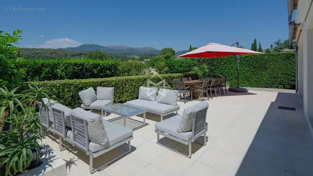 Maison à LA COLLE-SUR-LOUP