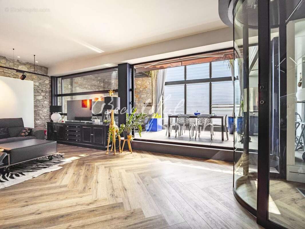 Maison à SAINT-LAURENT-DE-LA-SALANQUE