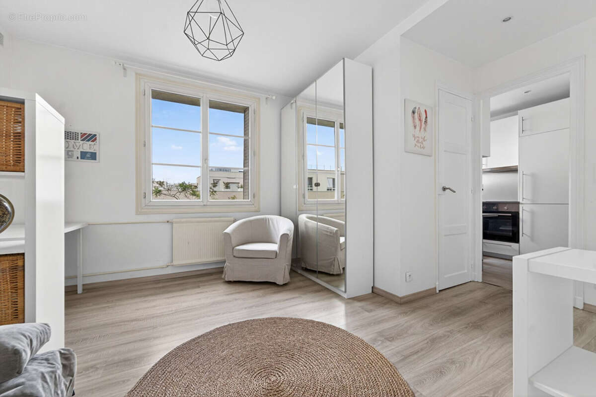 Appartement à PARIS-14E
