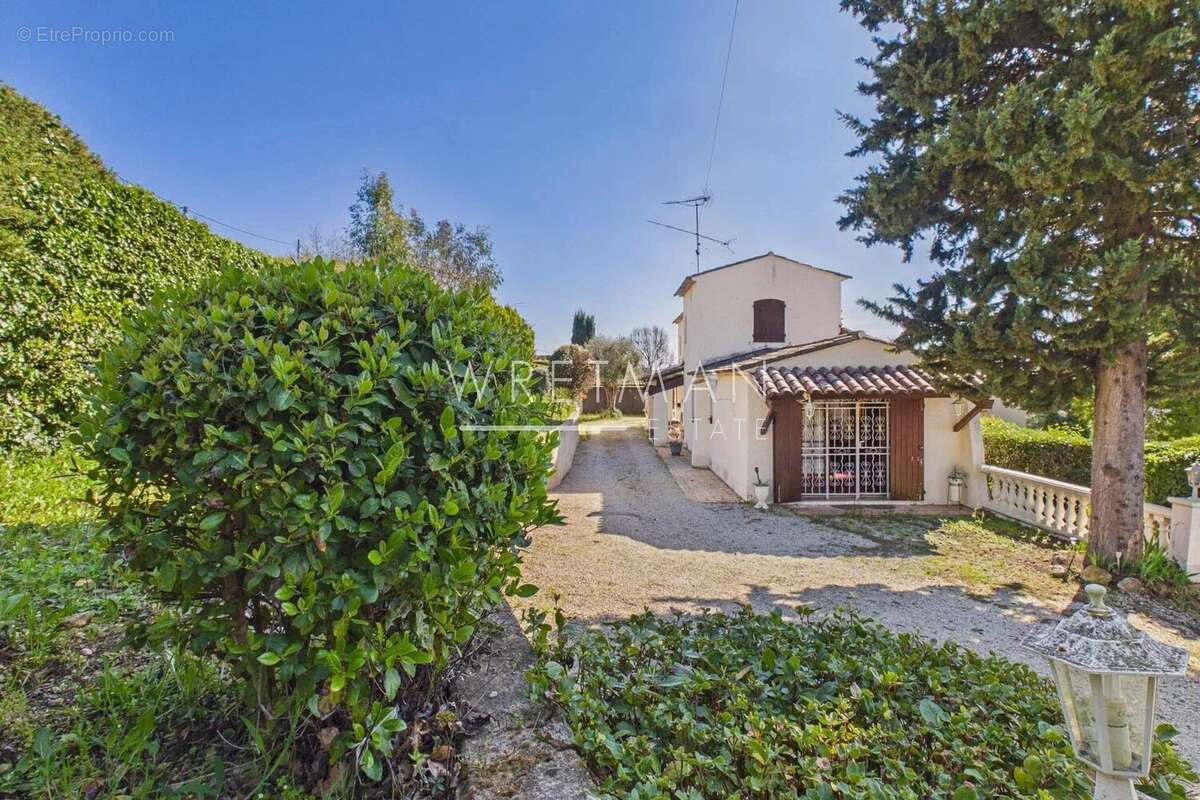 Villa à rénover avec piscine et vue panoramique  - Montauroux - photo 17