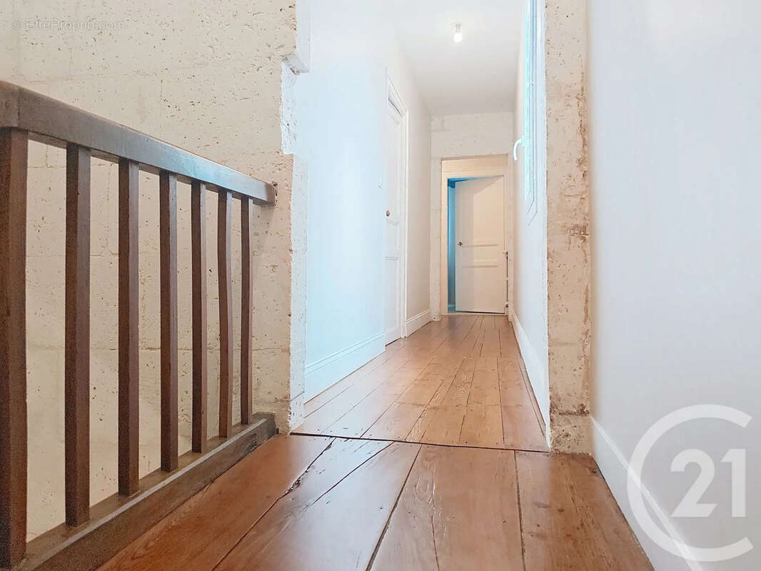 Maison 190 m² à Angouleme  - photo 11