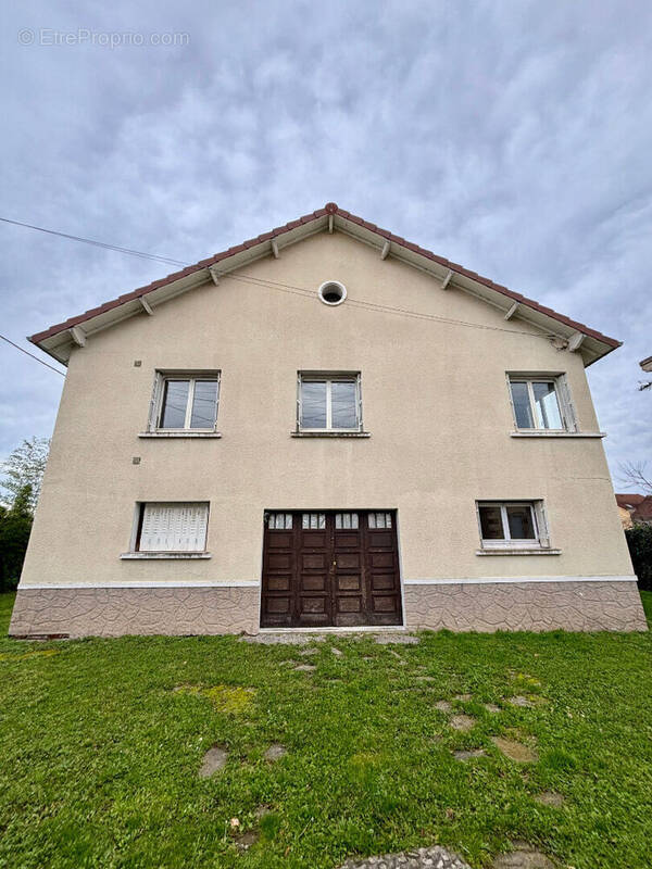 Maison à MONTLUCON