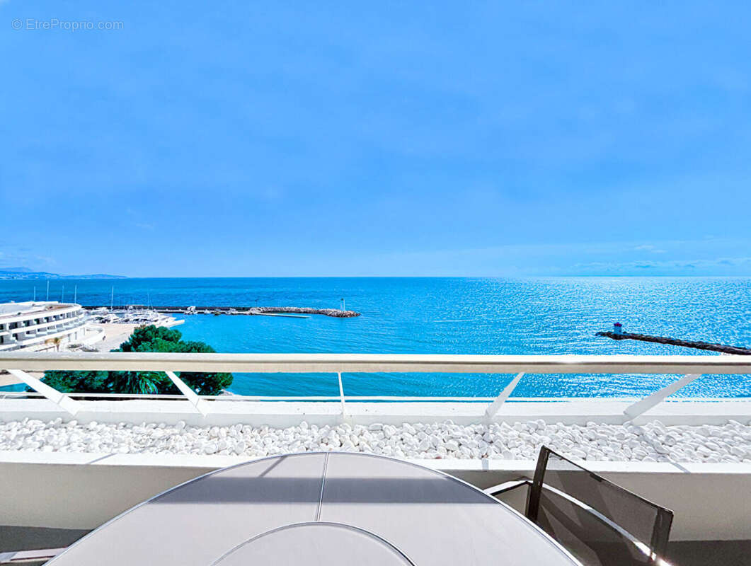 Appartement à VILLENEUVE-LOUBET