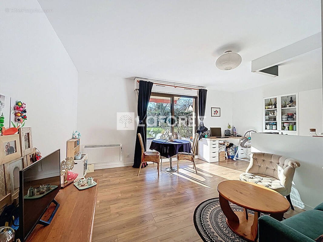 Appartement à VERNEUIL-SUR-SEINE
