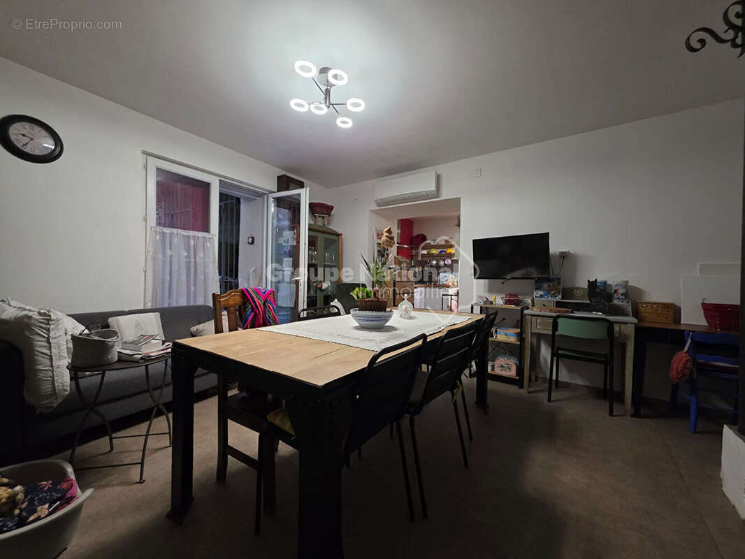 Exclusivité - Maison de ville - Charme et potentiel - photo 4