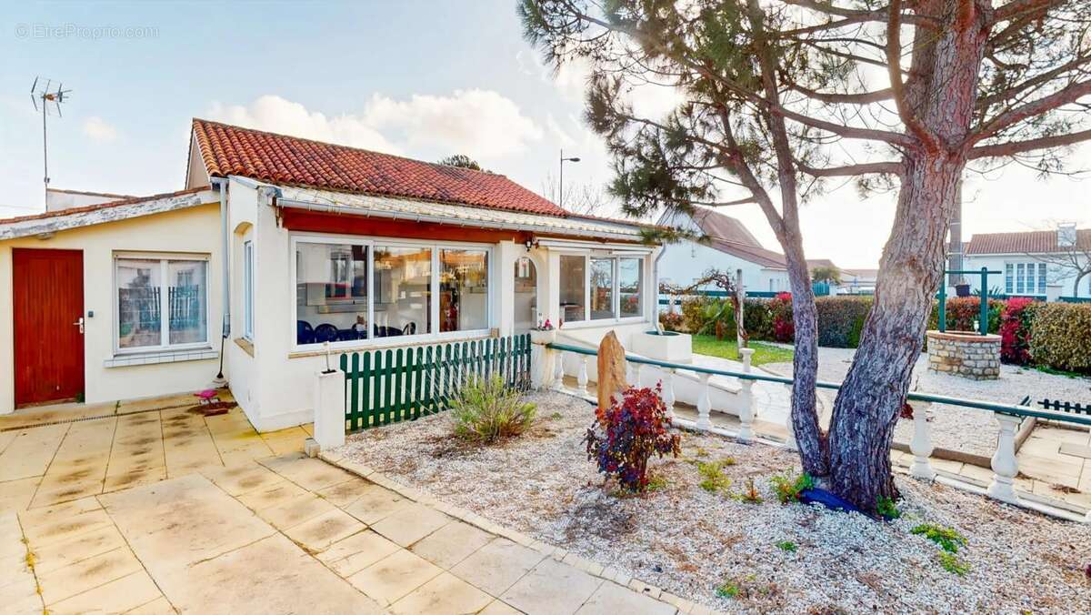 Maison à LONGEVILLE-SUR-MER