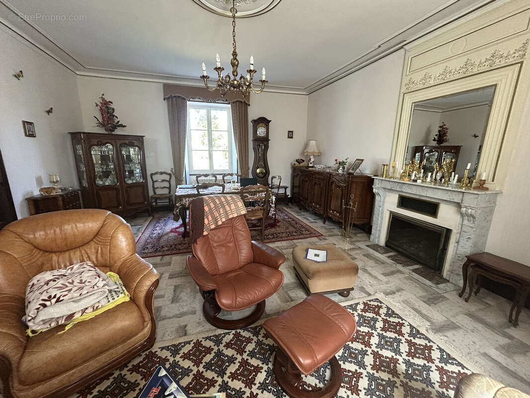 Maison à CHASSENEUIL-SUR-BONNIEURE