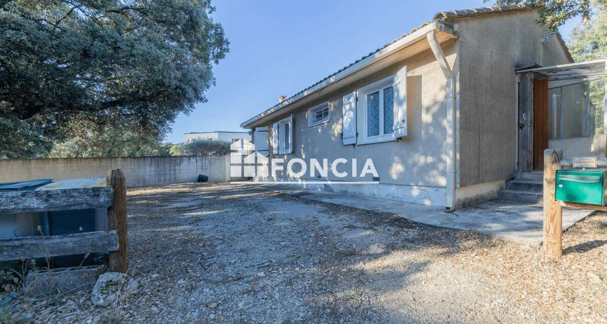 Maison à SAINT-JEAN-DE-CORNIES