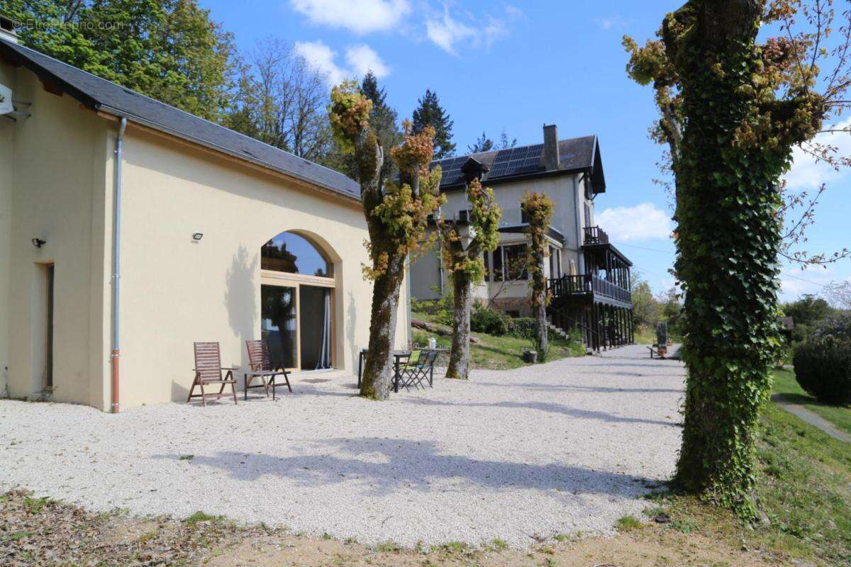 Maison à LA CELLE-EN-MORVAN