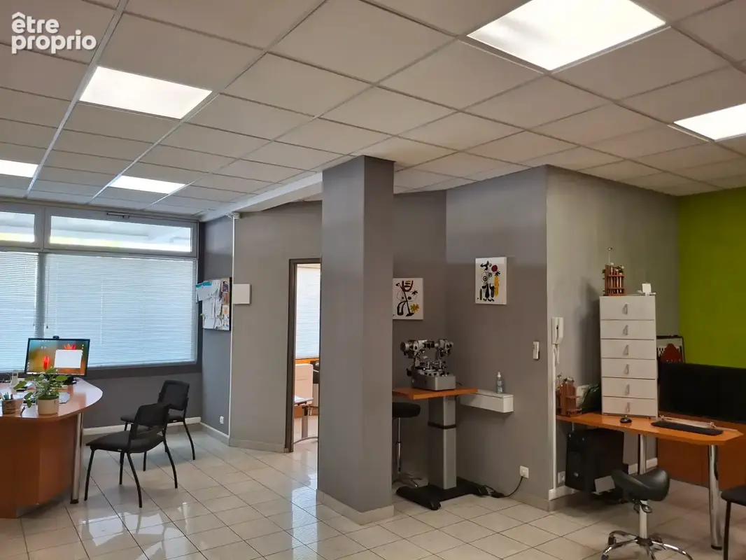 Local commercial polyvalent – Résidence Couronne de Gigny - photo 3