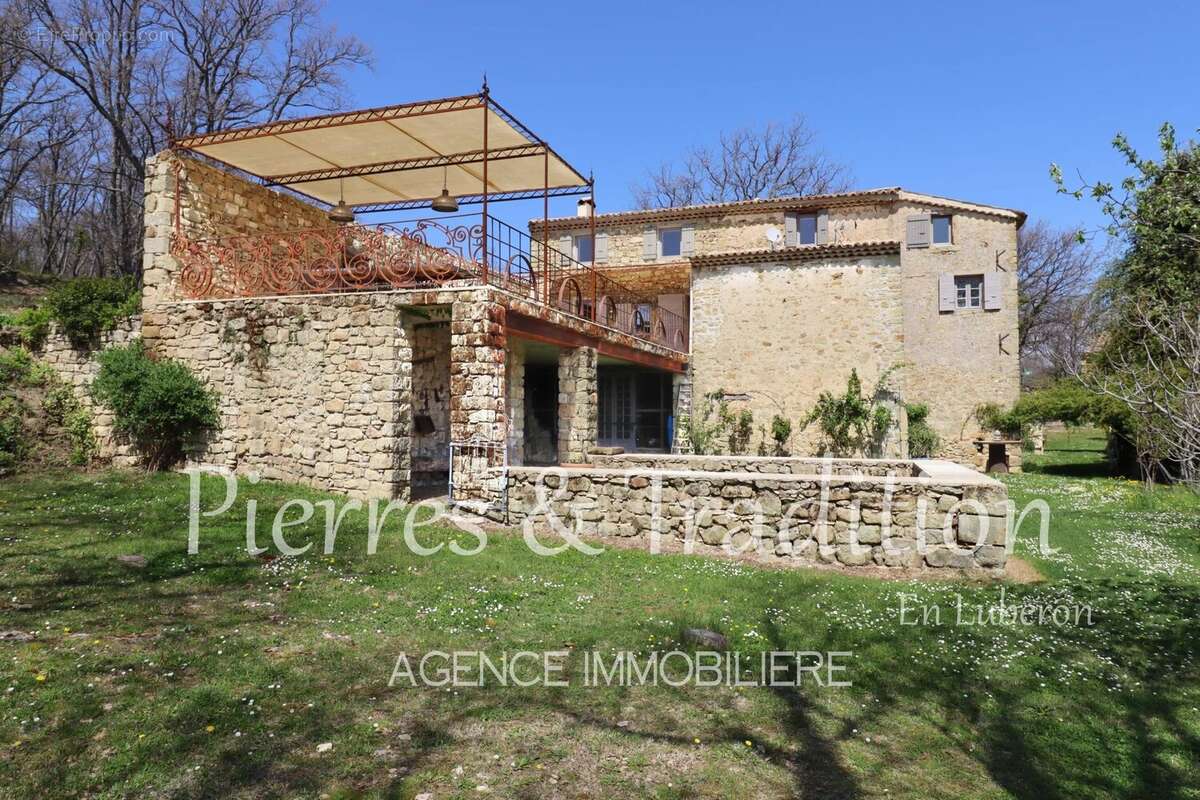 Maison à SIMIANE-LA-ROTONDE