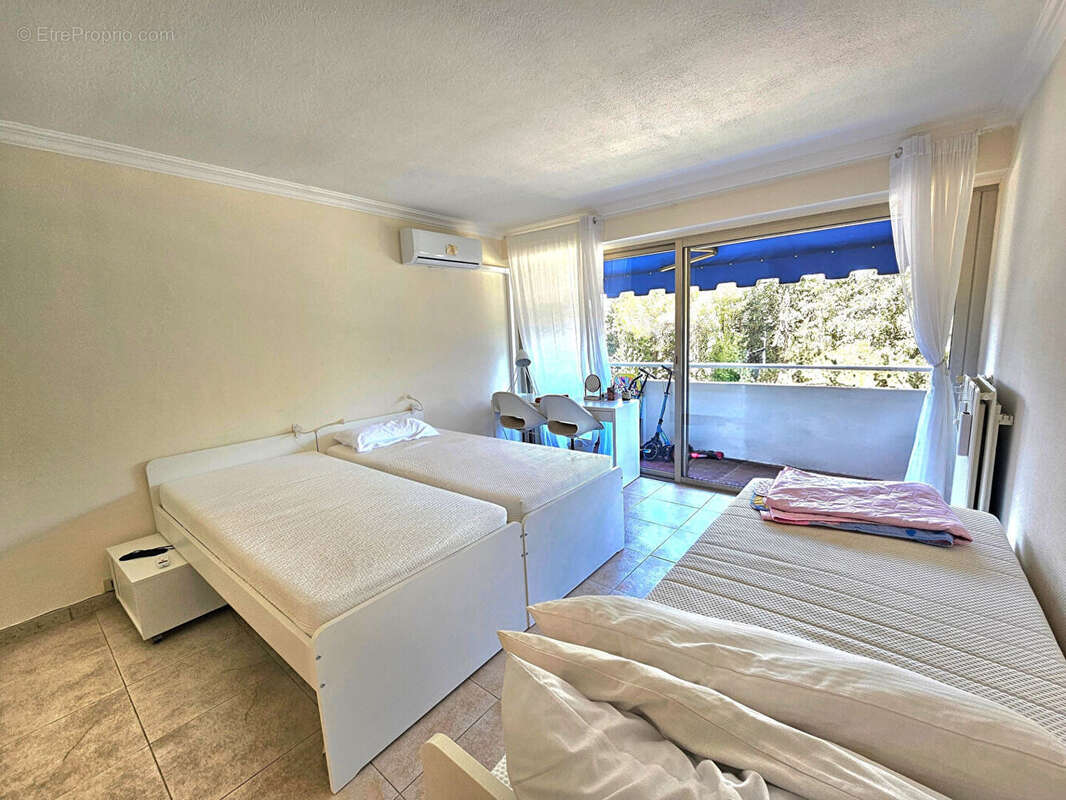 Appartement à MANDELIEU-LA-NAPOULE