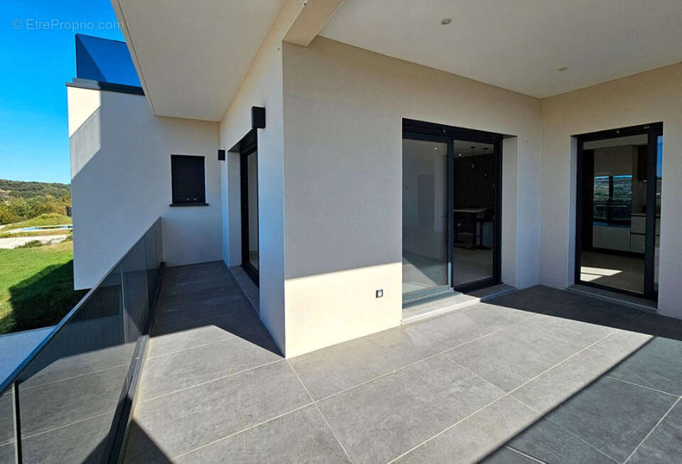 Maison à SAINT-DONAT-SUR-L&#039;HERBASSE