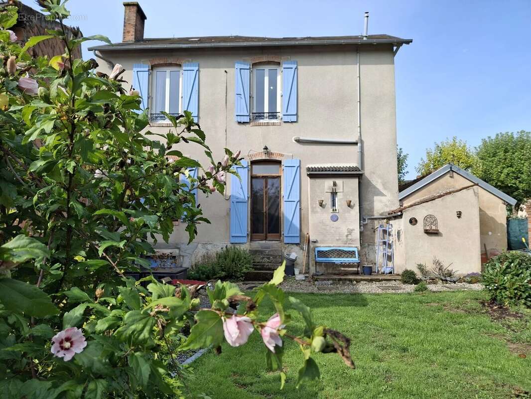 Maison à BUSSIERE-POITEVINE