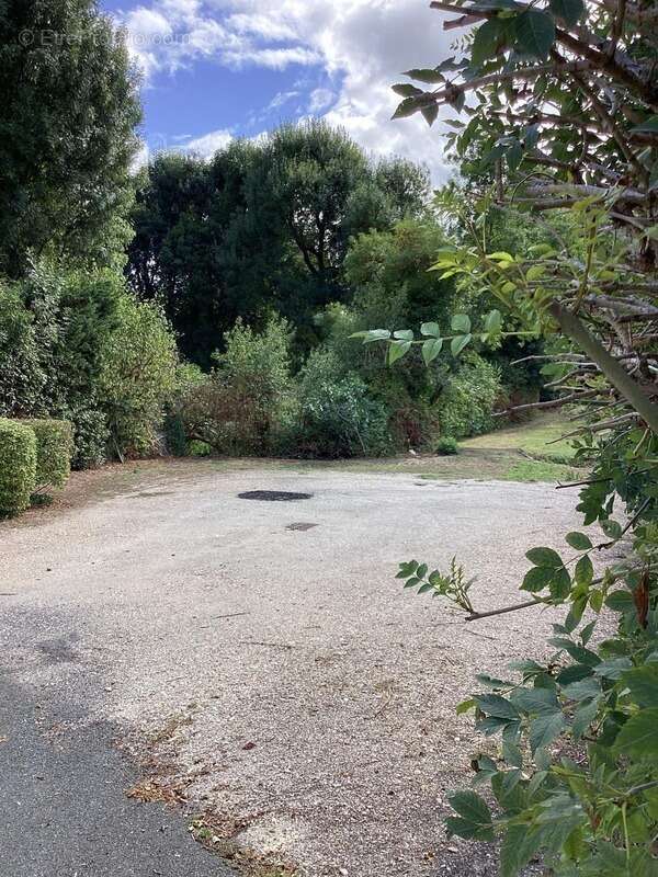 Maison à LES ARTIGUES-DE-LUSSAC