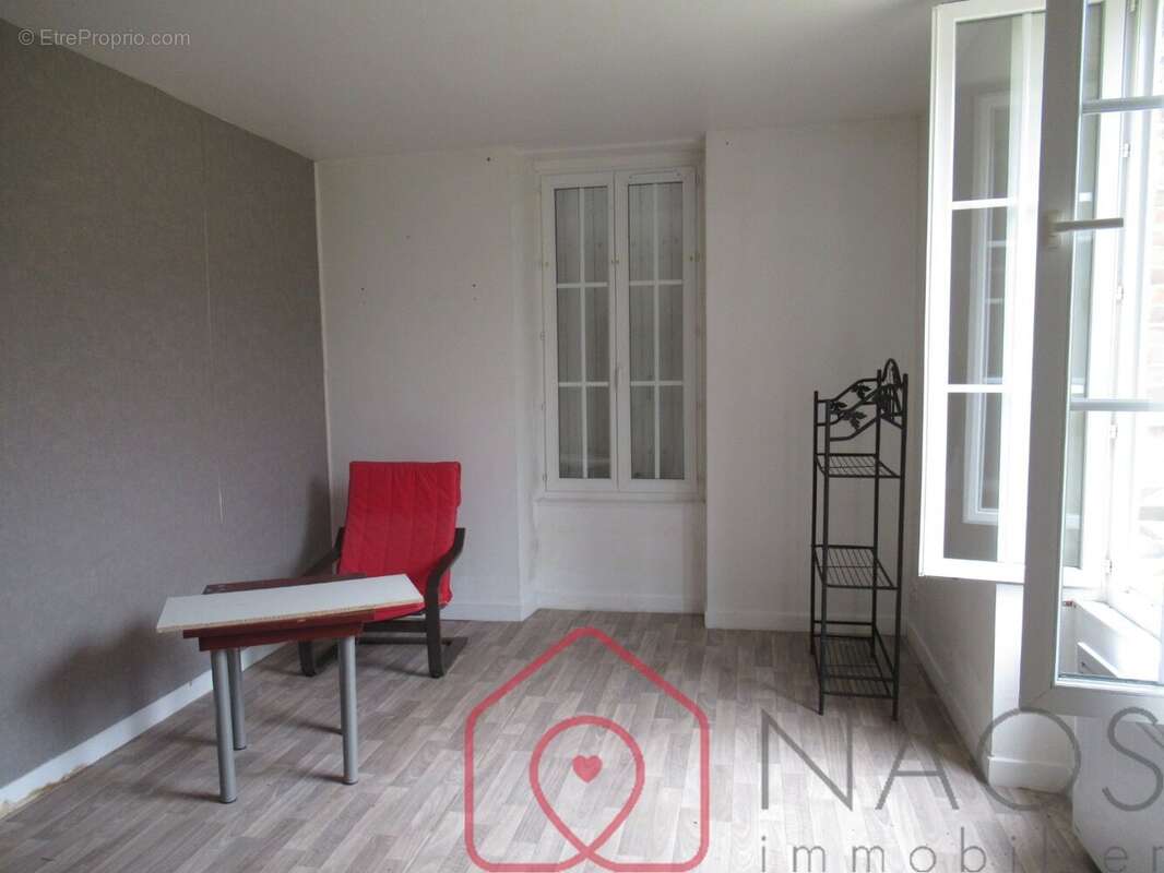 Maison à COURTILLERS