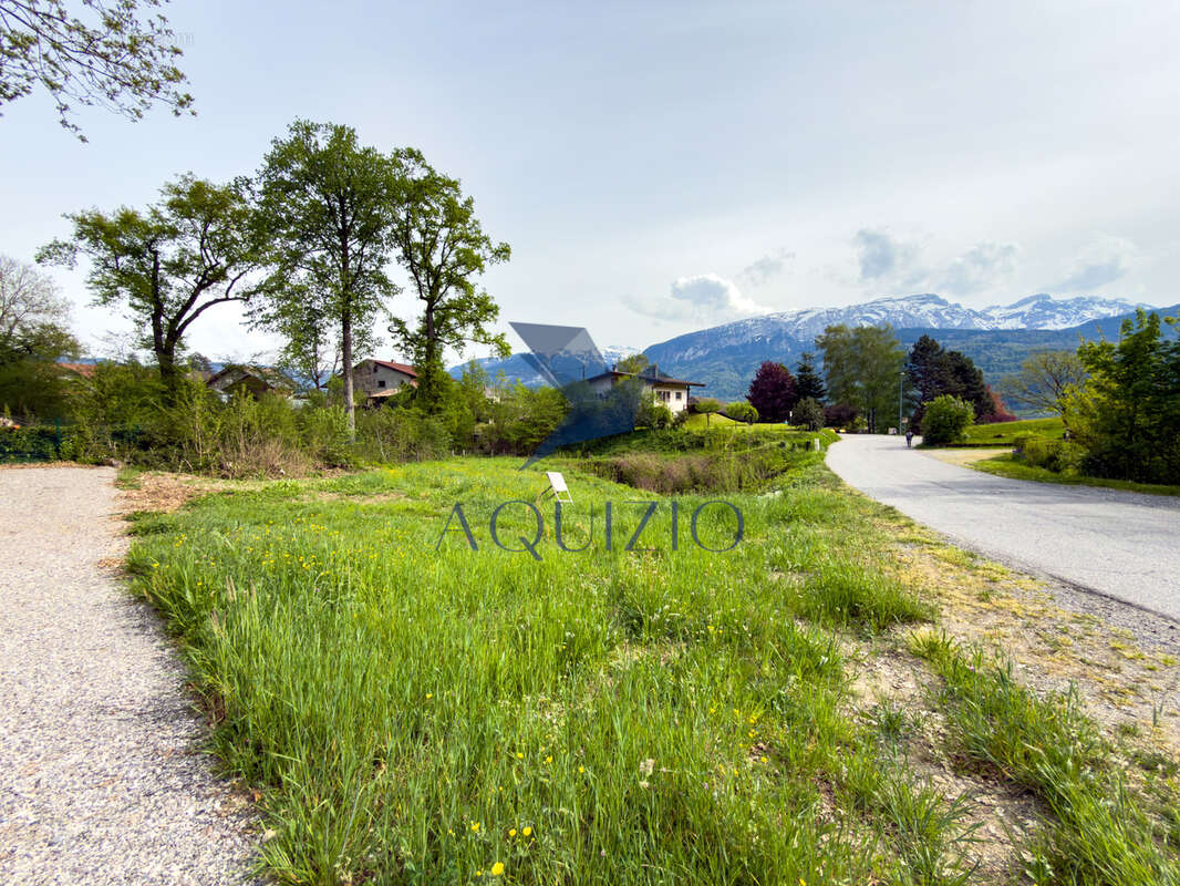 Terrain à MARIGNIER