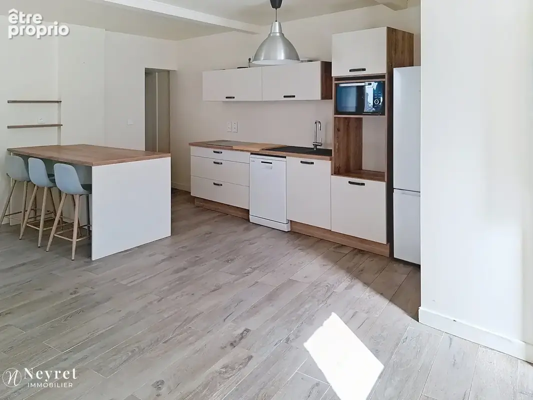 Corps de ferme rénové  de 361,51 m2 sur une parcelle de 956 m2  dont  2 T2 apportant des revenus locatifs - photo 32