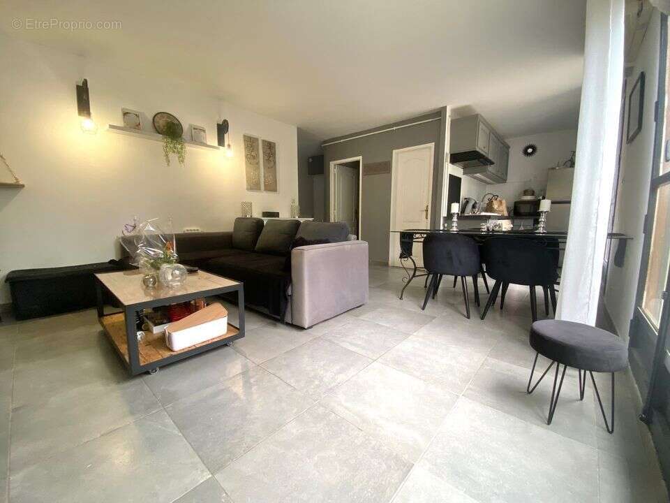 T3 + BALCON + CAVE / LES OLIVES 13013