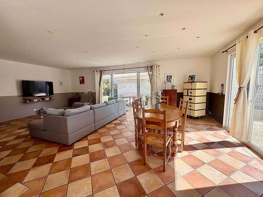 Maison à MESCHERS-SUR-GIRONDE