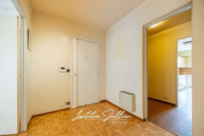 Appartement à MARSEILLE-4E