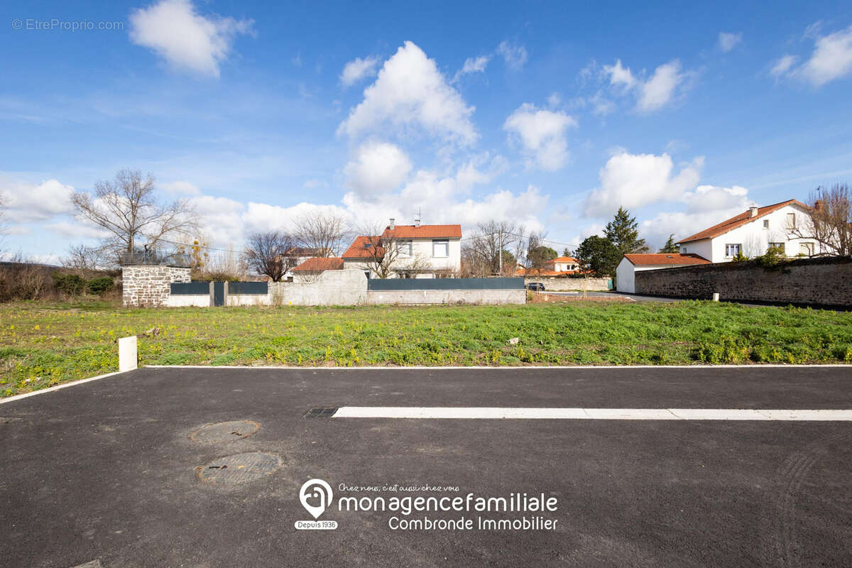 Terrain de 520m2 LOT 2 à acheter à Riom avec Mon Agence Familiale RIOM - photo 4