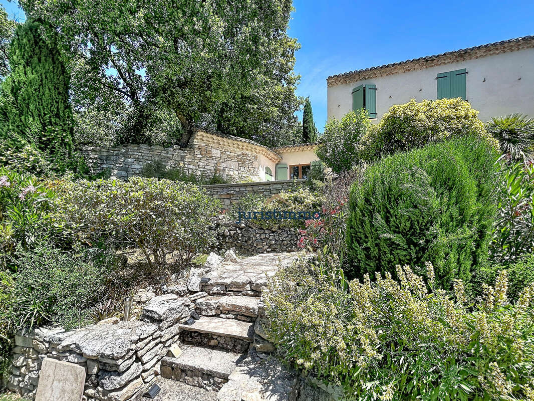 Maison à SAINT-PAUL-TROIS-CHATEAUX