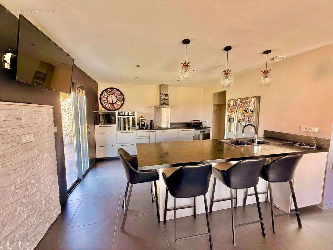 Maison à SAINT-GENIX-SUR-GUIERS