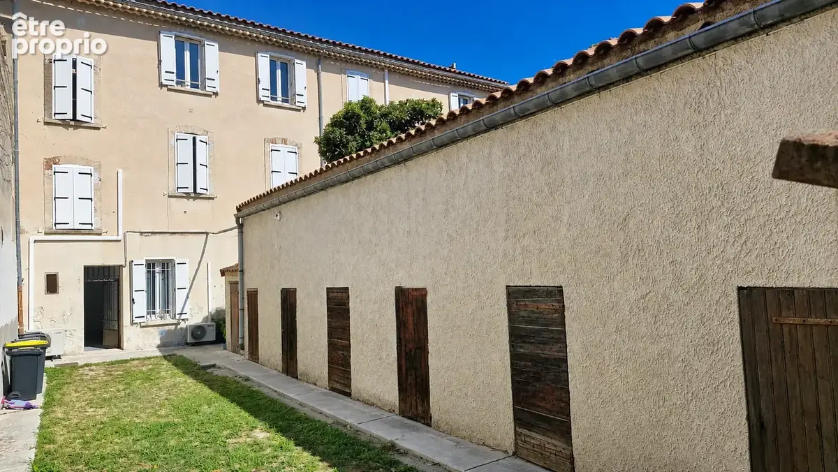Ensemble immobilier   hypercentre de pernes-les-fontaines   7 logements loués   une maison - un hangar -fort p - photo 2