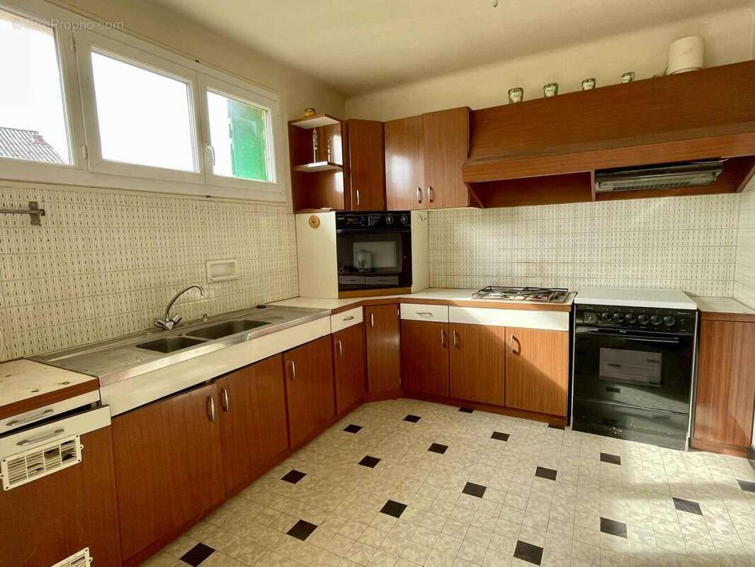 Maison 240 m² à Rimondeix  - photo 3