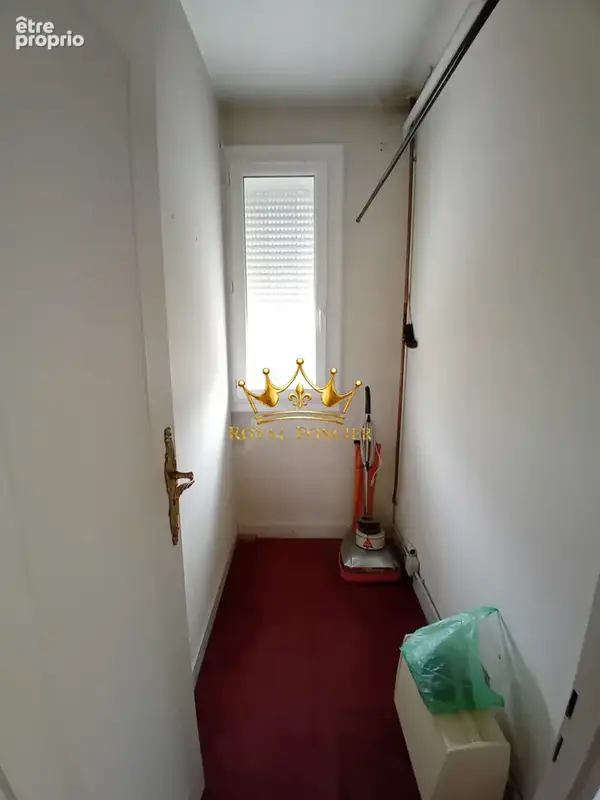 Placard sur le palier
