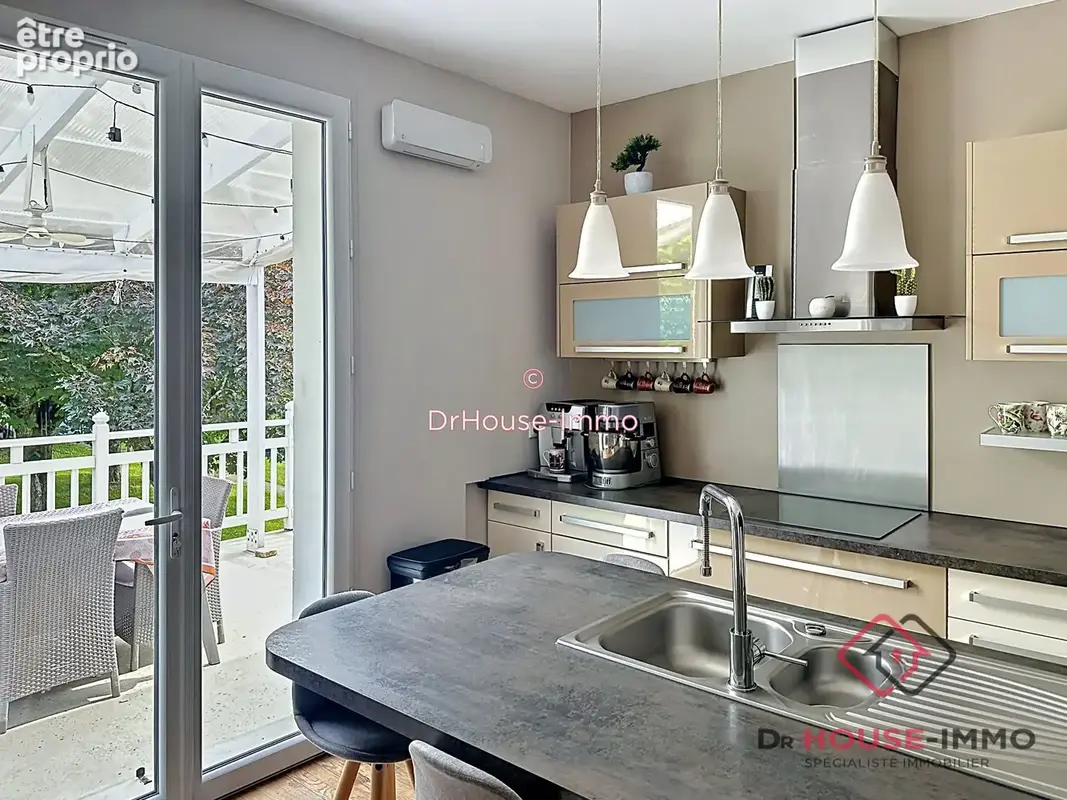 Maison 184 m² à Saint-Astier  - photo 6
