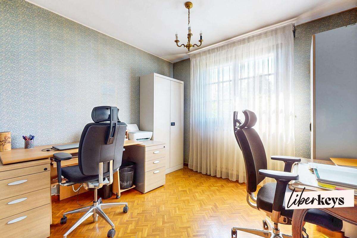 Rare à Villepinte – 197 m², 7 chambres et 823 m² de jardin : une maison qui s'adapte à tous vos projets - photo 7