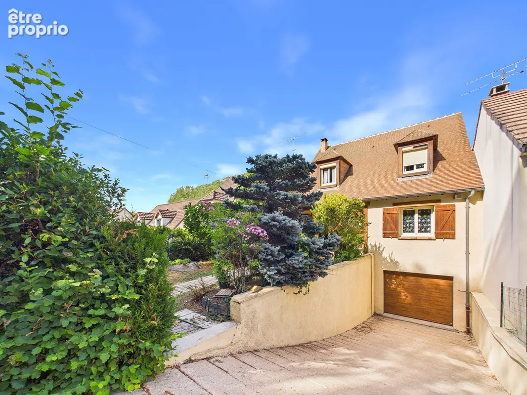 Maison 141 m² à Combs-La-Ville  - photo 1