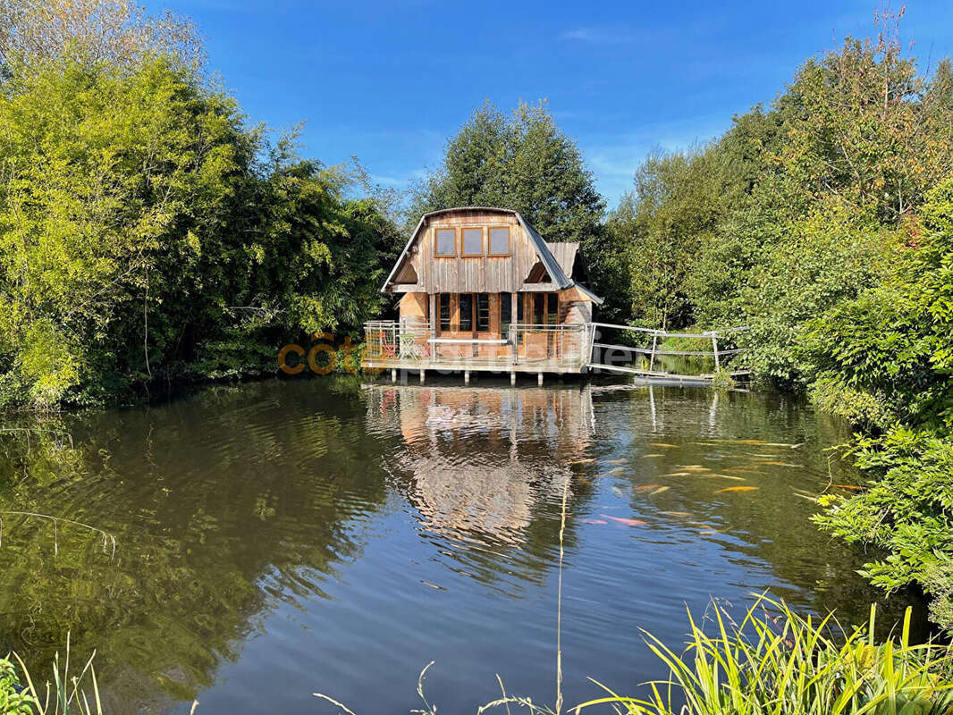 Terrain à MOON-SUR-ELLE
