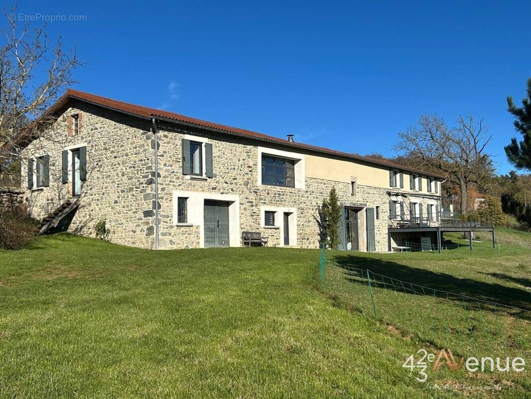 Maison à LARAJASSE