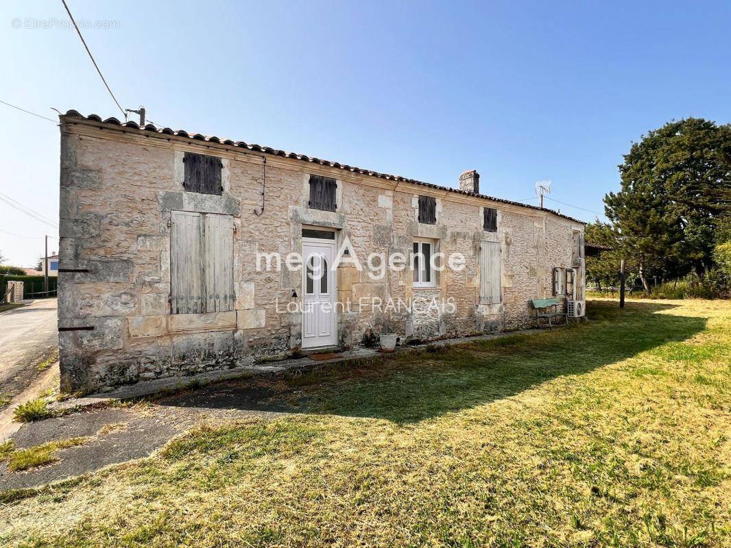 Maison à SAINT-BRIS-DES-BOIS