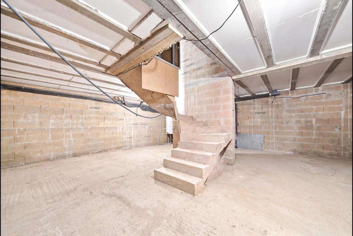 Maison de 7 pièces de 150 m² à Villejuif - photo 12