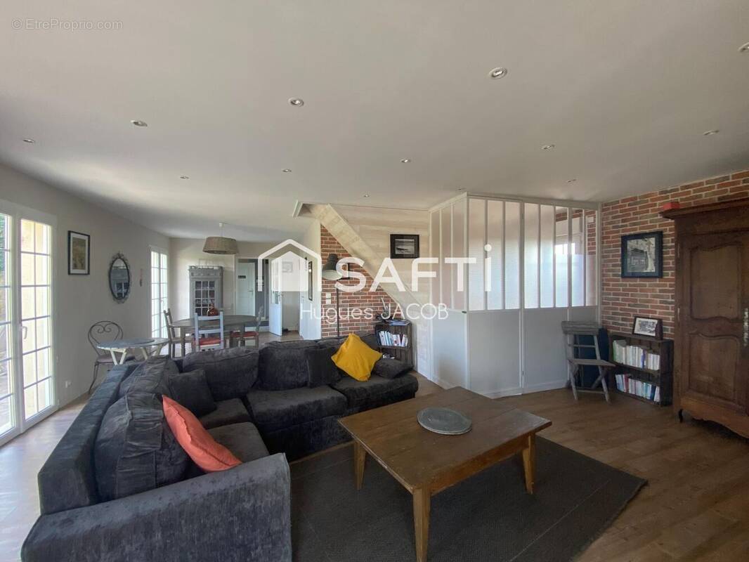 Photo 1 - Maison à LAIZE-LA-VILLE