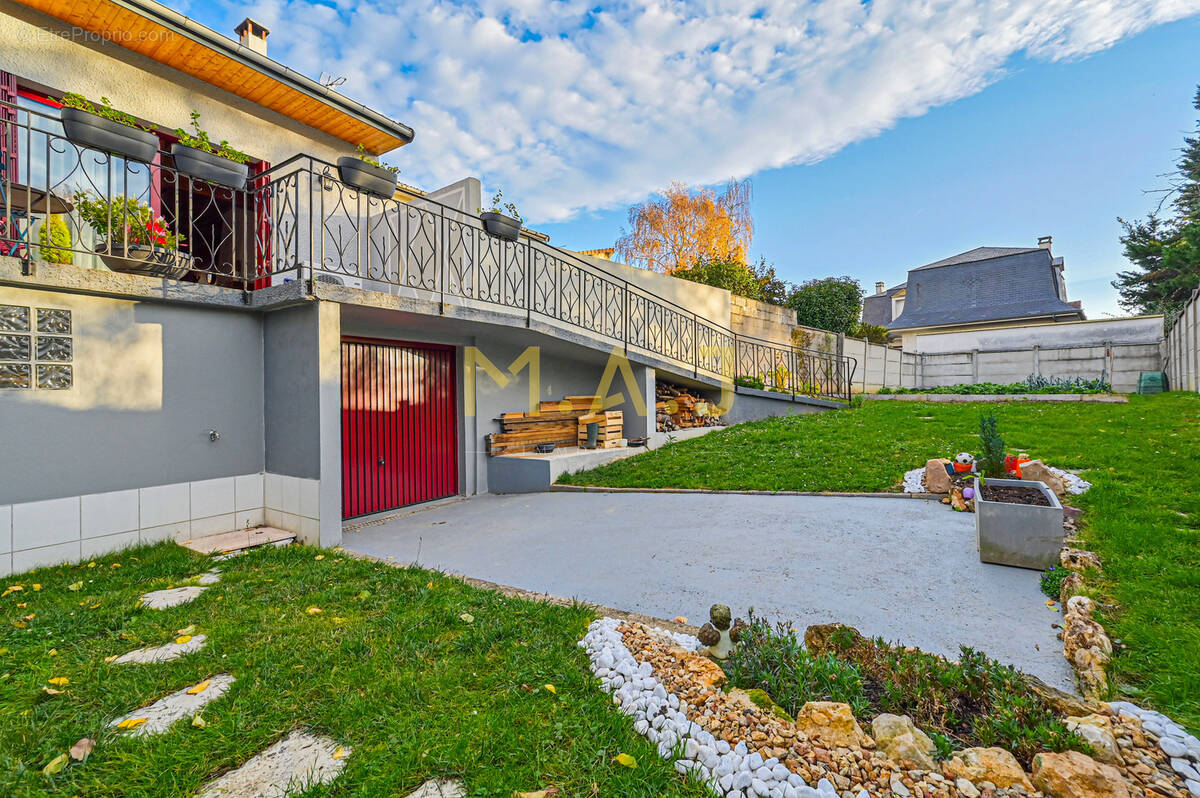 Maison à LE PERREUX-SUR-MARNE