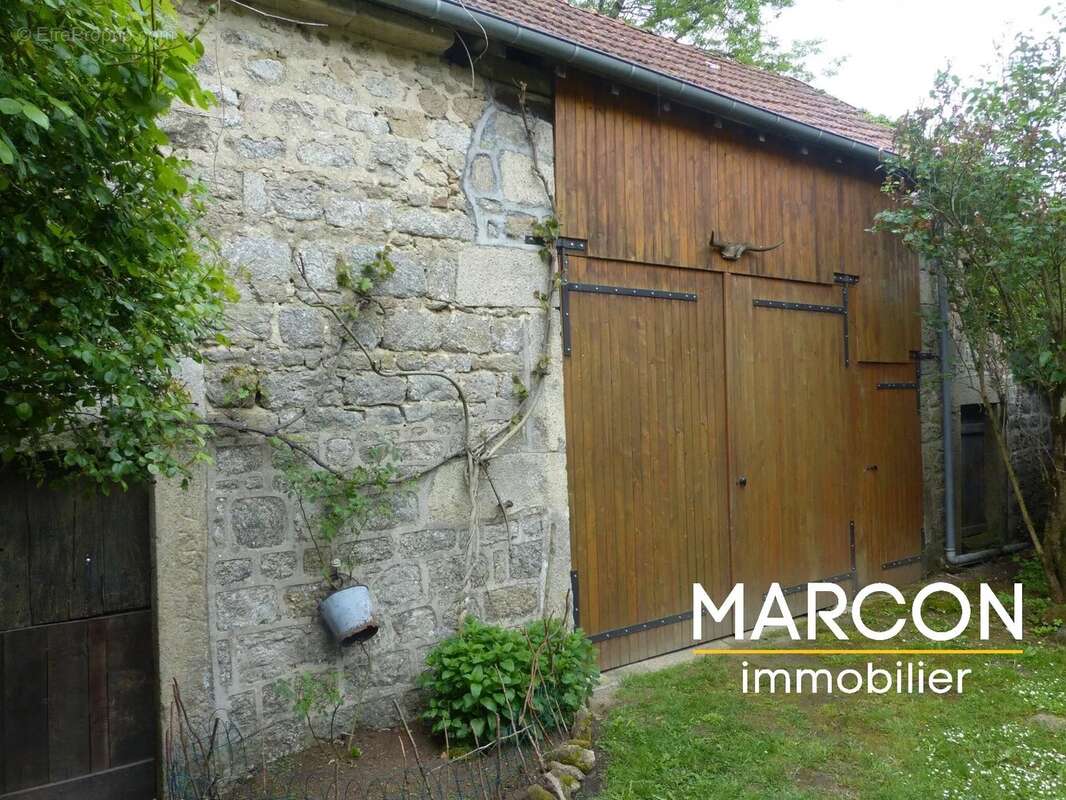 Maison à SAINT-PIERRE-BELLEVUE