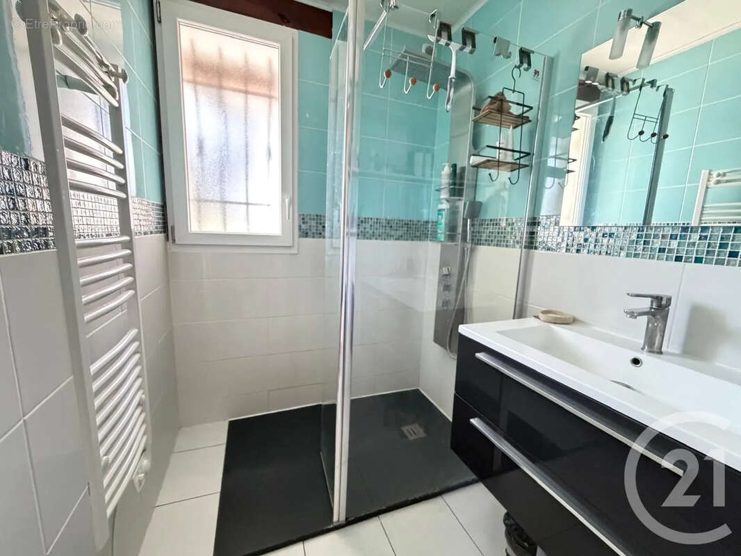 Maison 139 m² à Saint-Cyr  - photo 7