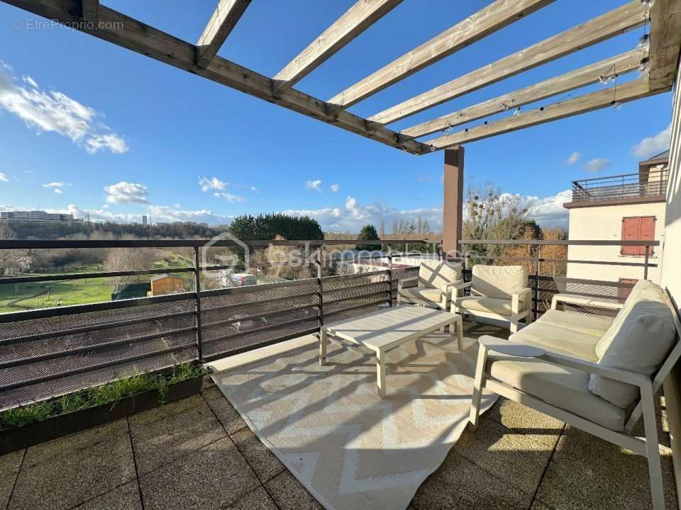 Appartement à SAINTRY-SUR-SEINE