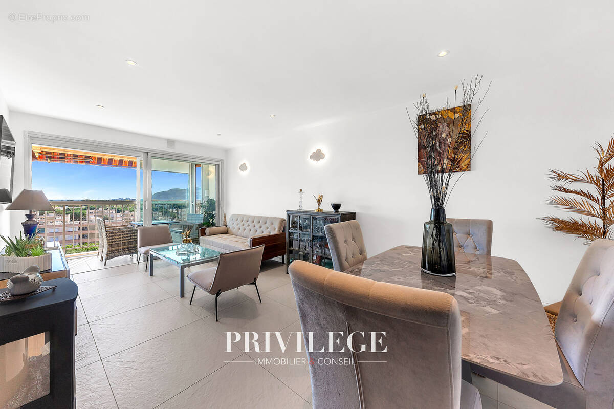 Appartement à MANDELIEU-LA-NAPOULE