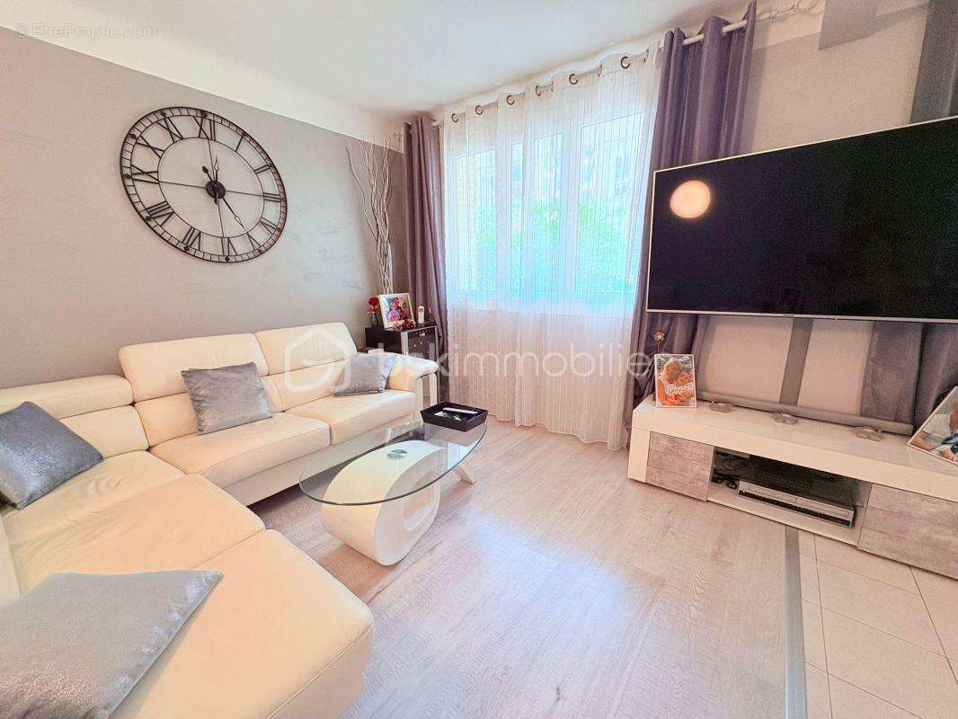 Grand 3/4 pièces traversant de 67 m² – parking privé – Pasteur, Nice - photo 4