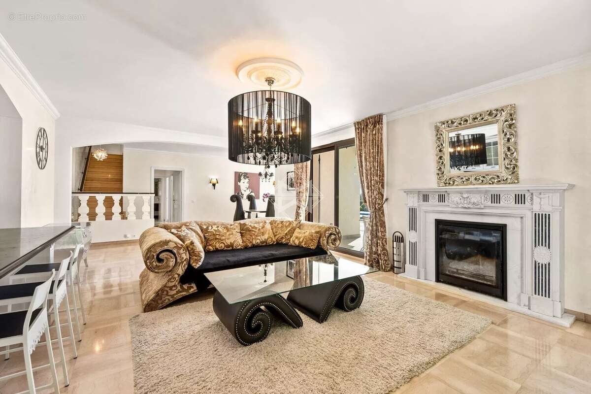 Maison à VILLENEUVE-LOUBET