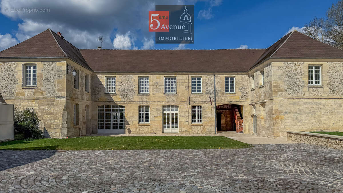 Propriété du XVIIIème siècle avec dépendances à 15 min de Chantilly - photo 2