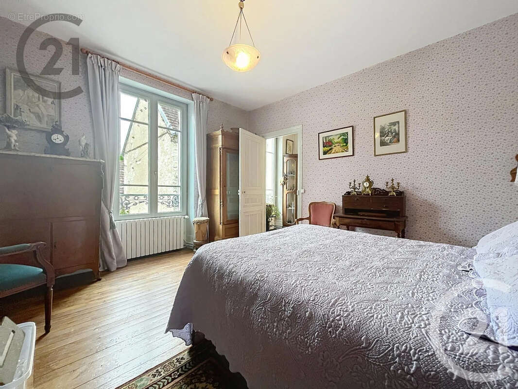 Maison 119 m² à Coulanges-La-Vineuse  - photo 15