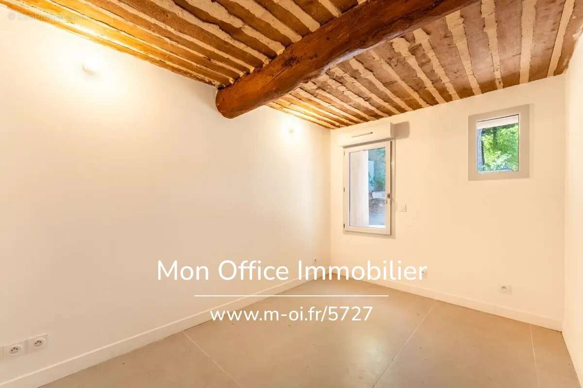 Appartement à VENELLES