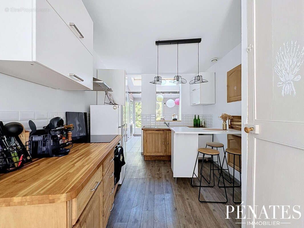 Maison 83 m² à Saint-Leger-Du-Bourg-Denis  - photo 3